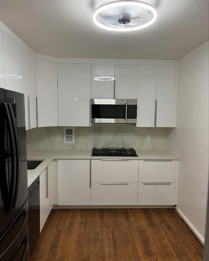 Renovated kitchen with quartz countertops in Weehawken